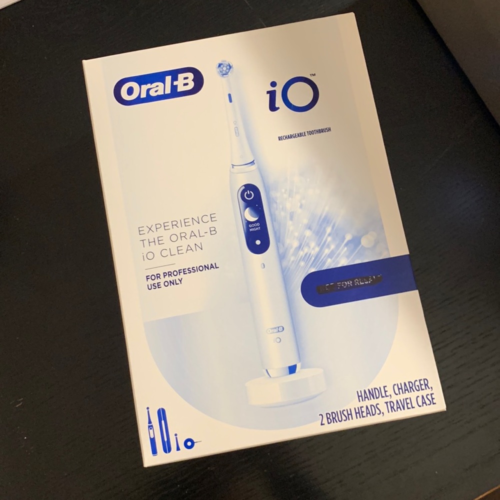 New in Box Oral B iO Electric Toothbrush